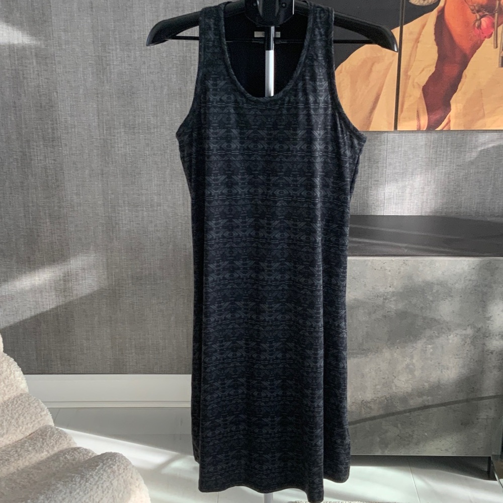 Columbia Omni-Wick Black Patterned Midi Dress - M